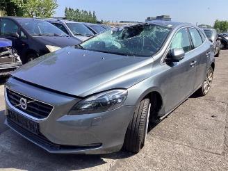 Volvo V-40 V40 (MV), Hatchback 5-drs, 2012 / 2019 1.5 T3 16V Geartronic picture 4