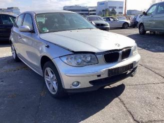 Vrakbiler auto BMW 1-serie 1 serie (E87/87N), Hatchback 5-drs, 2003 / 2012 118i 16V 2005/2