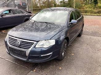 krockskadad bil auto Volkswagen Passat Passat (3C2), Sedan, 2005 / 2010 1.6 FSI 16V 2006/2