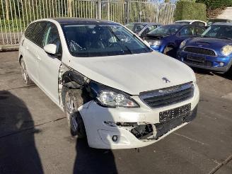 Salvage car Peugeot 308 308 SW (L4/L9/LC/LJ/LR), Combi 5-drs, 2014 / 2021 1.6 BlueHDi 120 2015/12
