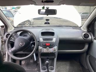 Toyota Aygo Aygo (B10), Hatchback, 2005 / 2014 1.0 12V VVT-i picture 15