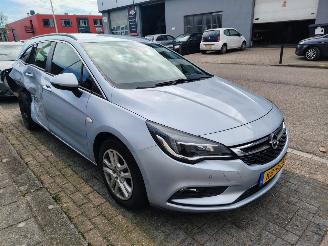 Schadeauto Opel Astra SPORTS TOURER+ 2016/7