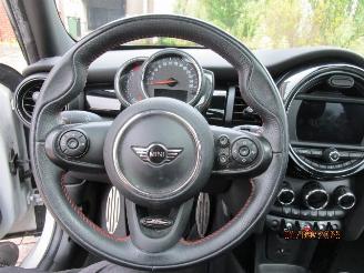Mini Cooper 1.5 picture 15