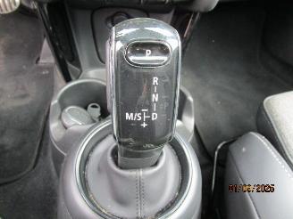 Mini Cooper 1.5 picture 11