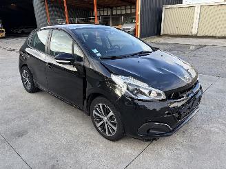 damaged passenger cars Peugeot 208 1 PHASE 2 1,2 2017/8