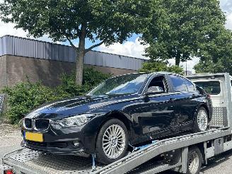 Coche accidentado BMW 3-serie 318i Luxury 2016/1