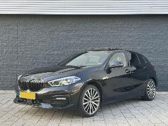 Unfallwagen BMW 1-serie 120d xDrive High Executive Edition 2020/4