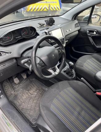 Peugeot 208 1.2 PureTech Urban Soul picture 5