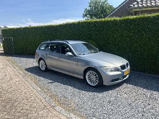 krockskadad bil auto BMW 3-serie 320i Touring 2006/1