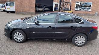 Opel Astra 1.4i automaat    navi 140pk navi clima picture 5