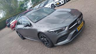 krockskadad bil auto Mercedes Cla-klasse 180  amg uitvooering   136pk  pano navi 2021/12