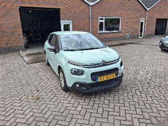 skadebil auto Citroën C3 1.2i 82pk  airco 2017/11