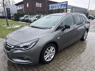  Opel Astra 1.4 TURBO BUSINESS EXCUTIVE LICHTE SCHADE! BOUWJAAR 2017 4750 2017/12