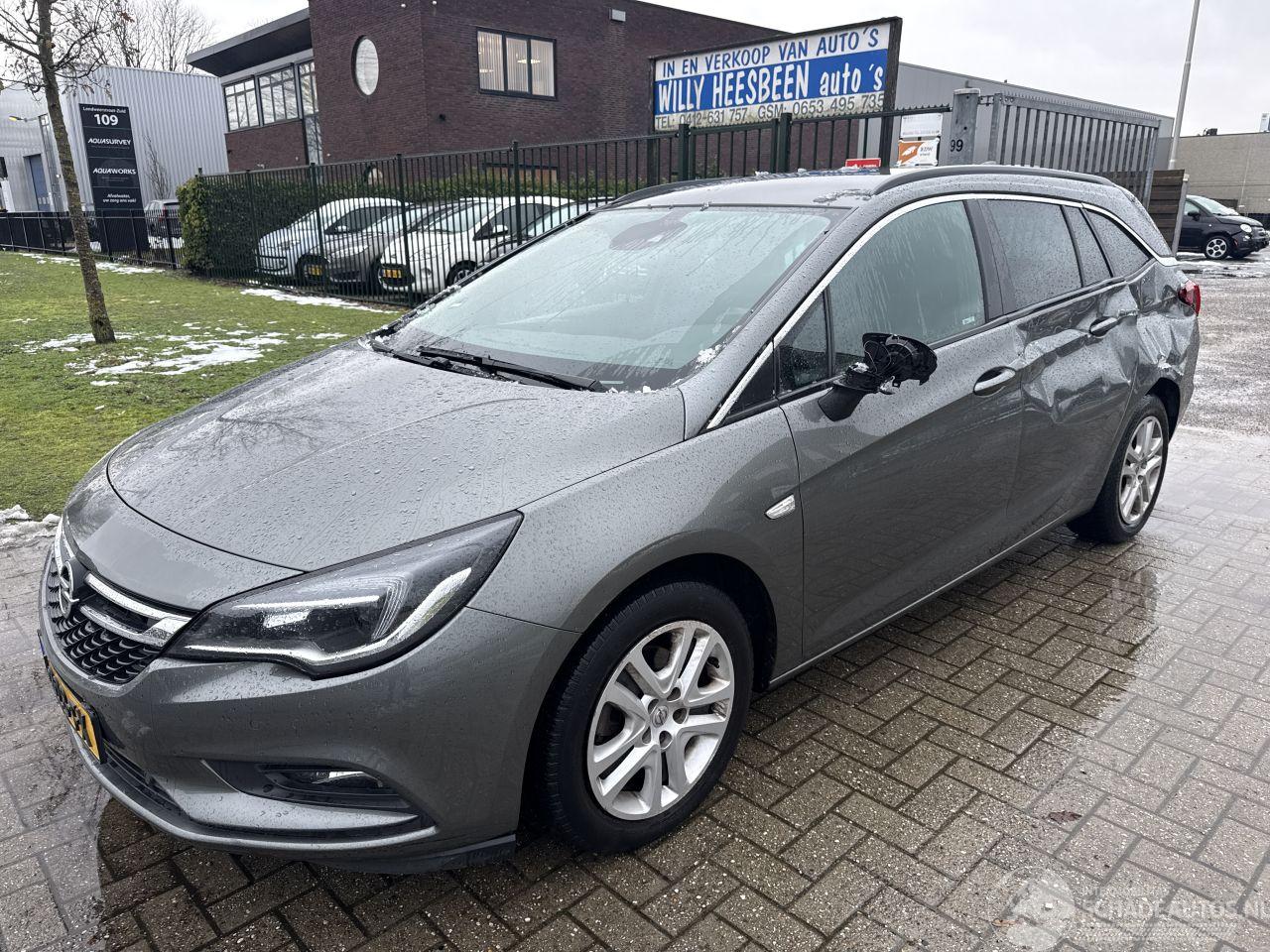 Opel Astra 1.4 TURBO BUSINESS EXCUTIVE LICHTE SCHADE! BOUWJAAR 2017 4750