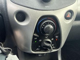 Peugeot 108 1.0 e-VTi ACTIVE 49310 KM LICHTE SCHADE! BOUWJAAR 2015 4300 EURO picture 10