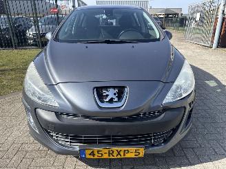 Peugeot 308 1.6 VTI NAVI LICHTE SCHADE! BOUWJAAR 2011 199000KM  1500 EURO picture 6