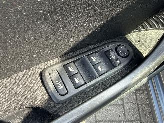 Peugeot 308 1.6 VTI NAVI LICHTE SCHADE! BOUWJAAR 2011 199000KM  1500 EURO picture 7