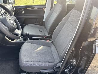 Volkswagen Up! 1.0 TAKE UP! SCHERMSCHADE! 253000 KM VASTE PRIJS 2999 EURO picture 10