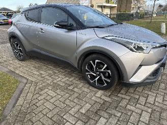 Schadeauto Toyota C-HR 1.8 HYBRID ADVENTURE RIJDBARE ZIJSCHADE! 2017  10950 EURO VAST 2017/9