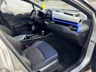 Toyota C-HR 1.8 HYBRID ADVENTURE RIJDBARE ZIJSCHADE! 2017  10950 EURO VAST picture 8