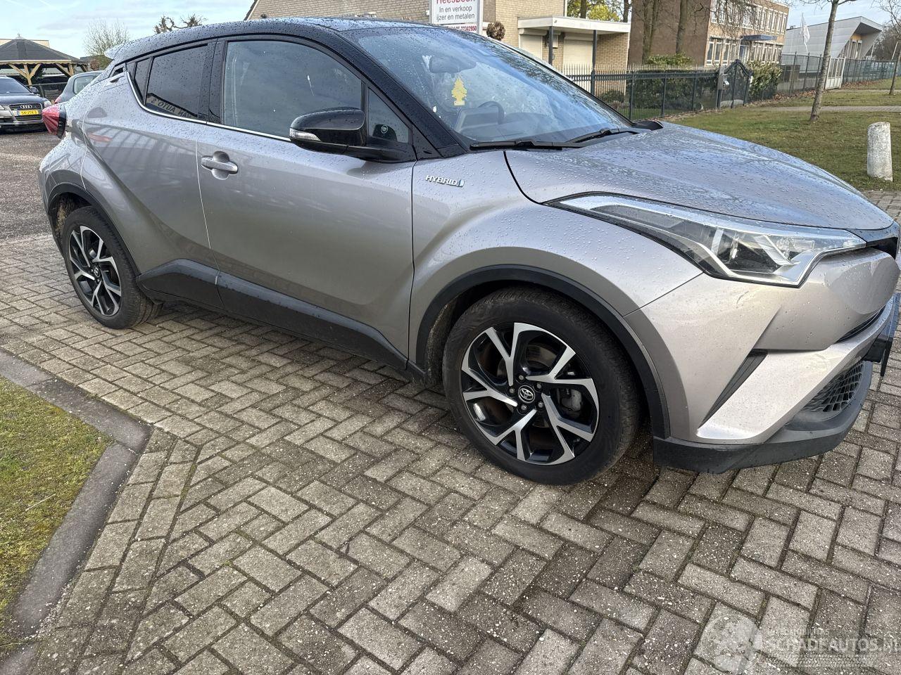 Toyota C-HR 1.8 HYBRID ADVENTURE RIJDBARE ZIJSCHADE! 2017  10950 EURO VAST