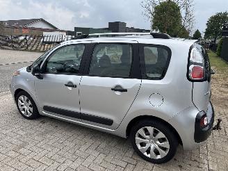 Citroën C3 picasso 1.4 VTi AURA LICHTE SCHADE! 95056 KM NAP BOUWJAAR 2010 2200 EURO picture 2