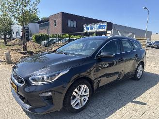 Coche accidentado Kia Ceed 1.0 TURBO DYNAMMICLINE RIJDBAAR BOUWJAAR 2019 6700 EURO VAST 2019/10