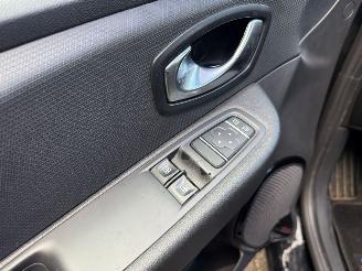 Renault Clio 1.5DCI GEEN SCHADE AIRCO NAVI CRUISE picture 16