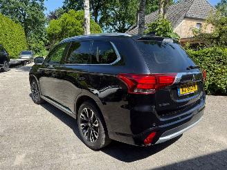 krockskadad bil auto Mitsubishi Outlander 2.0PHEV  PLUGIN PREMIUM LUXE UITVOERING 2016/12