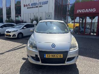 Vrakbiler auto Renault Scenic 1.4 16V TCe 130 MPV  Benzine 1.397cc 2010/9