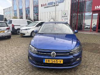 uszkodzony samochody osobowe Volkswagen Polo 1.0 TSI COMFORTLINE 2018/1