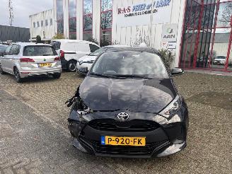 uszkodzony samochody osobowe Toyota Yaris 1.0 VVT-I ACTIVE 2022/1
