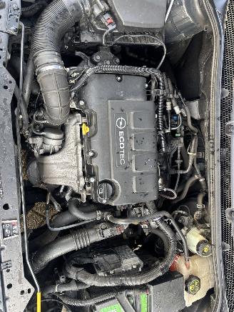 Opel Astra NOTCHBACK 1.4 Turbo Cosmo 1e eigenaar picture 15