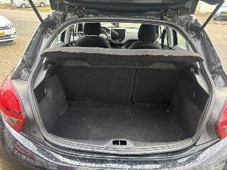 Peugeot 208 1.2 PURETECH ACTIVE picture 11