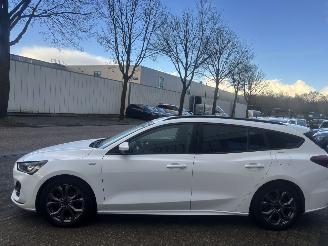 Ford Focus 1.0 ECOBOOST HYBRID ST LINE STYLE picture 3