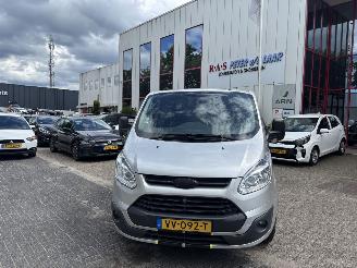 Voiture accidenté Ford Transit motorschade 2016/1