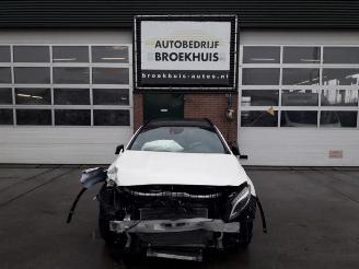 Salvage car Mercedes GLA GLA AMG (156.9), SUV, 2014 / 2019 2.0 45 AMG Turbo 16V 2015/3