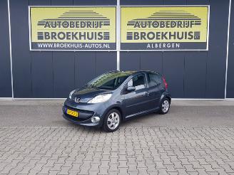 Schadeauto Peugeot 107 1.0-12V XS Automatic 2008/9