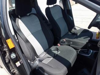 Toyota Yaris Yaris III (P13), Hatchback, 2010 / 2020 1.5 16V Hybrid picture 18