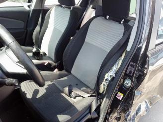 Toyota Yaris Yaris III (P13), Hatchback, 2010 / 2020 1.5 16V Hybrid picture 14