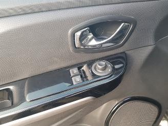 Renault Clio Estate 0.9 TCe Night&Day picture 17