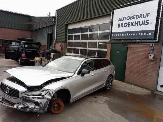 Salvage car Volvo V-60 V60 II (ZW), Combi, 2018 2.0 T8 16V Plug-in Hybrid AWD 2021/2
