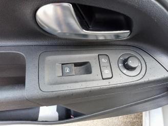 Volkswagen Up! Up! (121), Hatchback, 2011 1.0 12V 75 picture 17