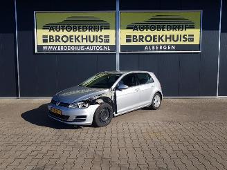 krockskadad bil auto Volkswagen Golf 1.6 TDI Comfortline BlueMotion 2013/10