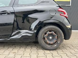 Peugeot 208 1.0 VTi Access picture 10