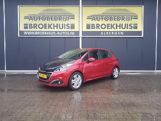 Schadeauto Peugeot 208 1.2 PureTech Signature 2019/3
