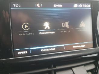 Peugeot 208 1.2 PureTech Signature picture 30