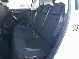 Peugeot 2008 1.2 PureTech Blue Lion picture 16