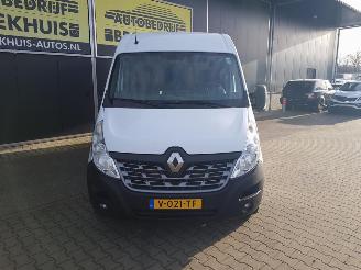 Renault Master T35 2.3 dCi L3H3 picture 3