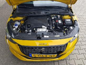 Peugeot 208 1.2 PureTech Allure Pack picture 12